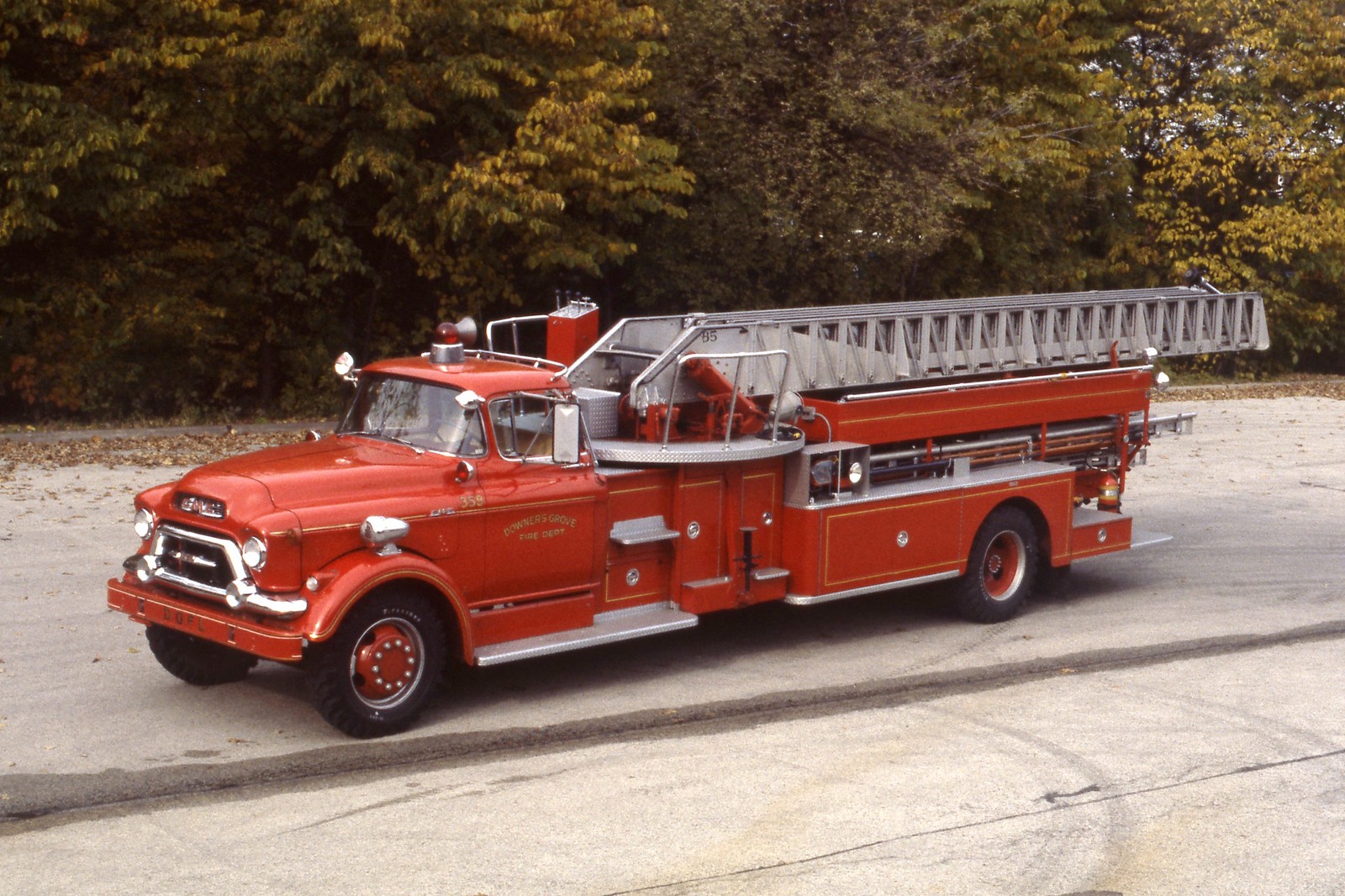 IL, Downers Grove Fire Department Old Engine / Ladder