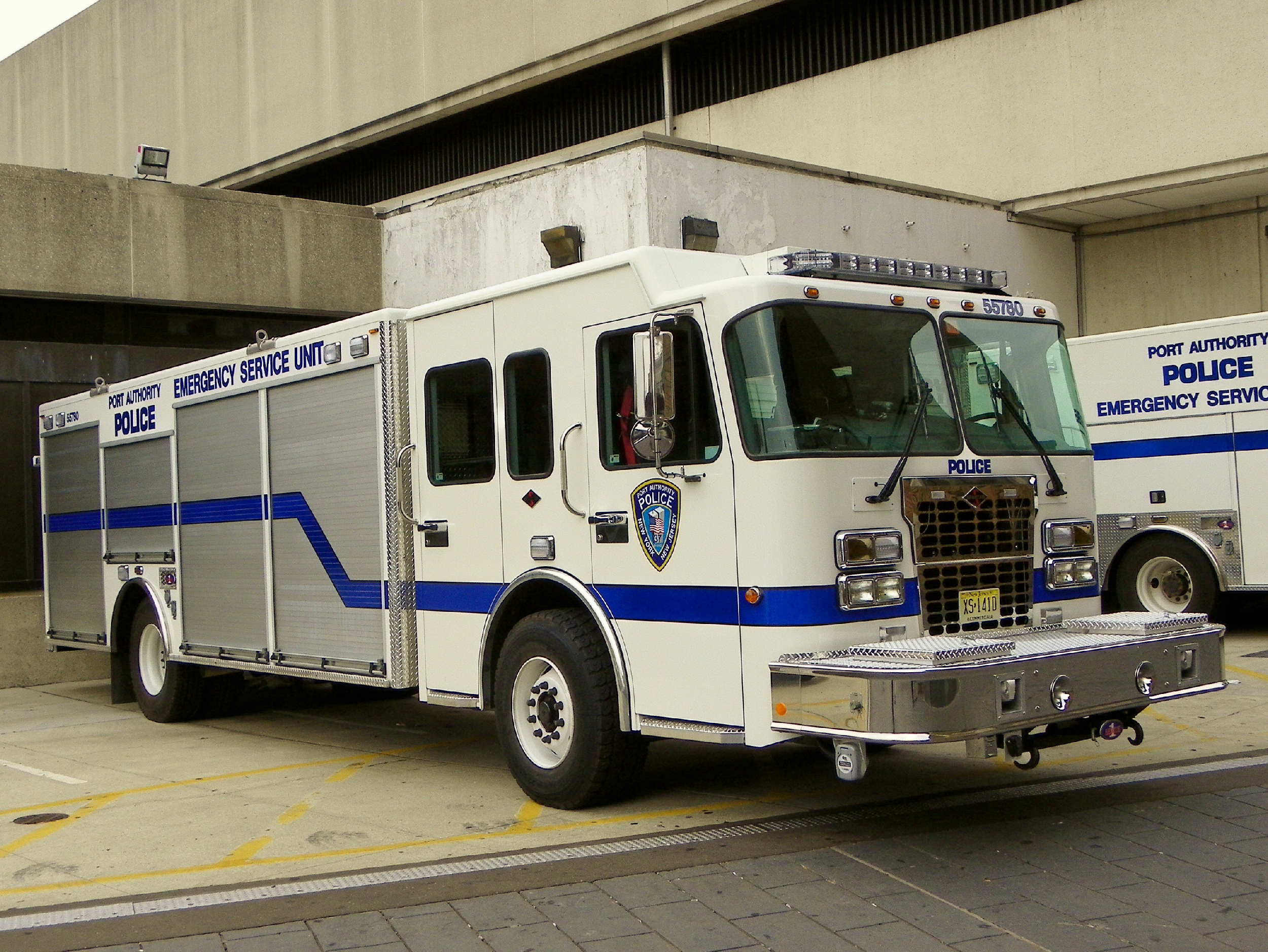 Fire truck police car. NYPD SWAT Грузовики. Esu полиция. Port Authority Police. NYPD esu.