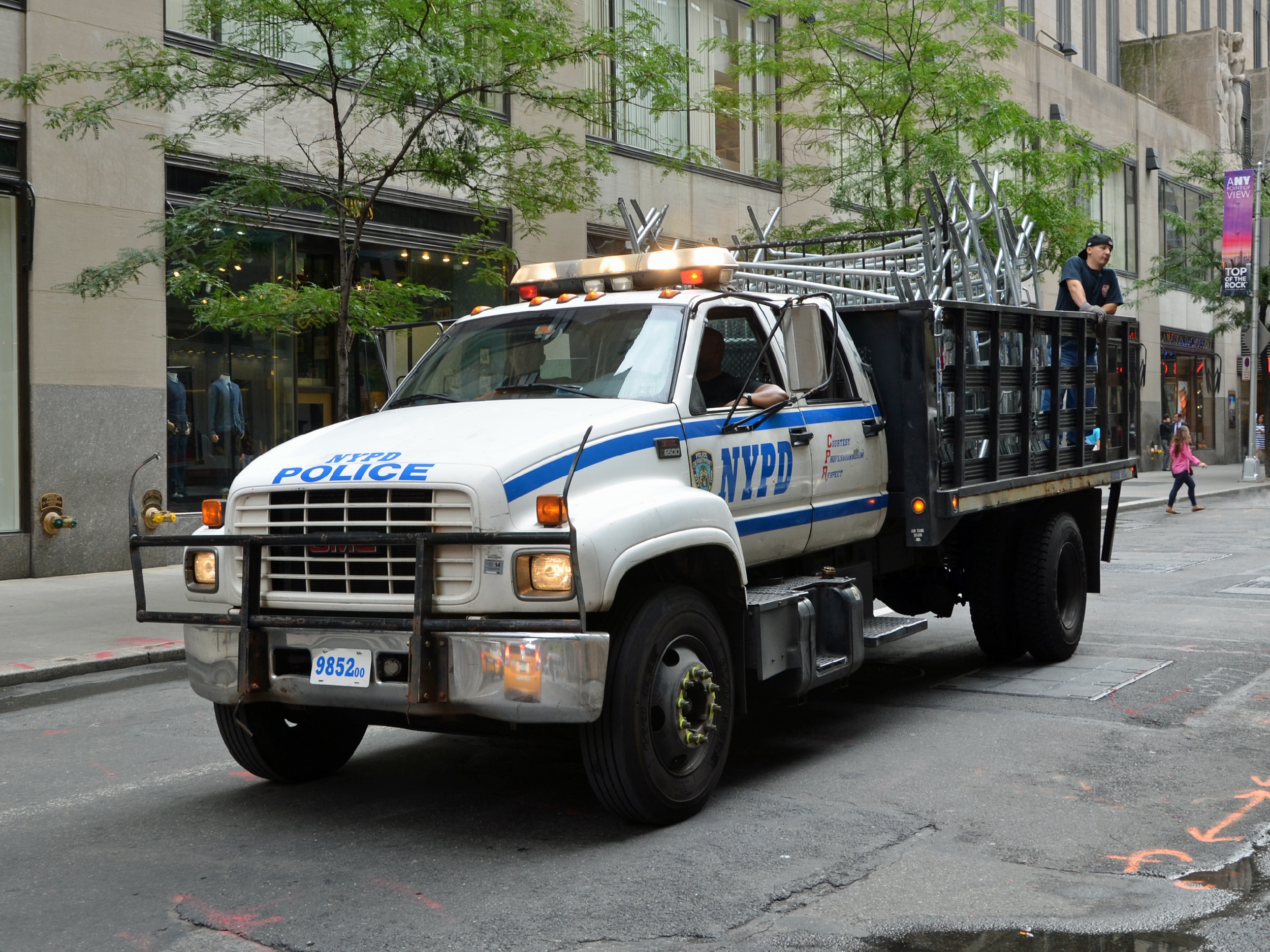 Грузовик полиция. Полицейский грузовик NYPD Police. Хаммер NYPD. GMC NYPD. Трак New York Police.